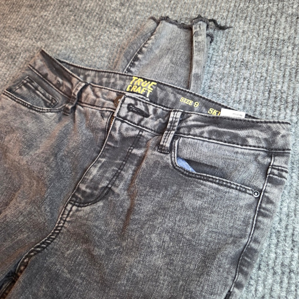 True Craft Womens Size 9 Skinny Jeans Acid Wash Black Frayed Raw Hem High Rise